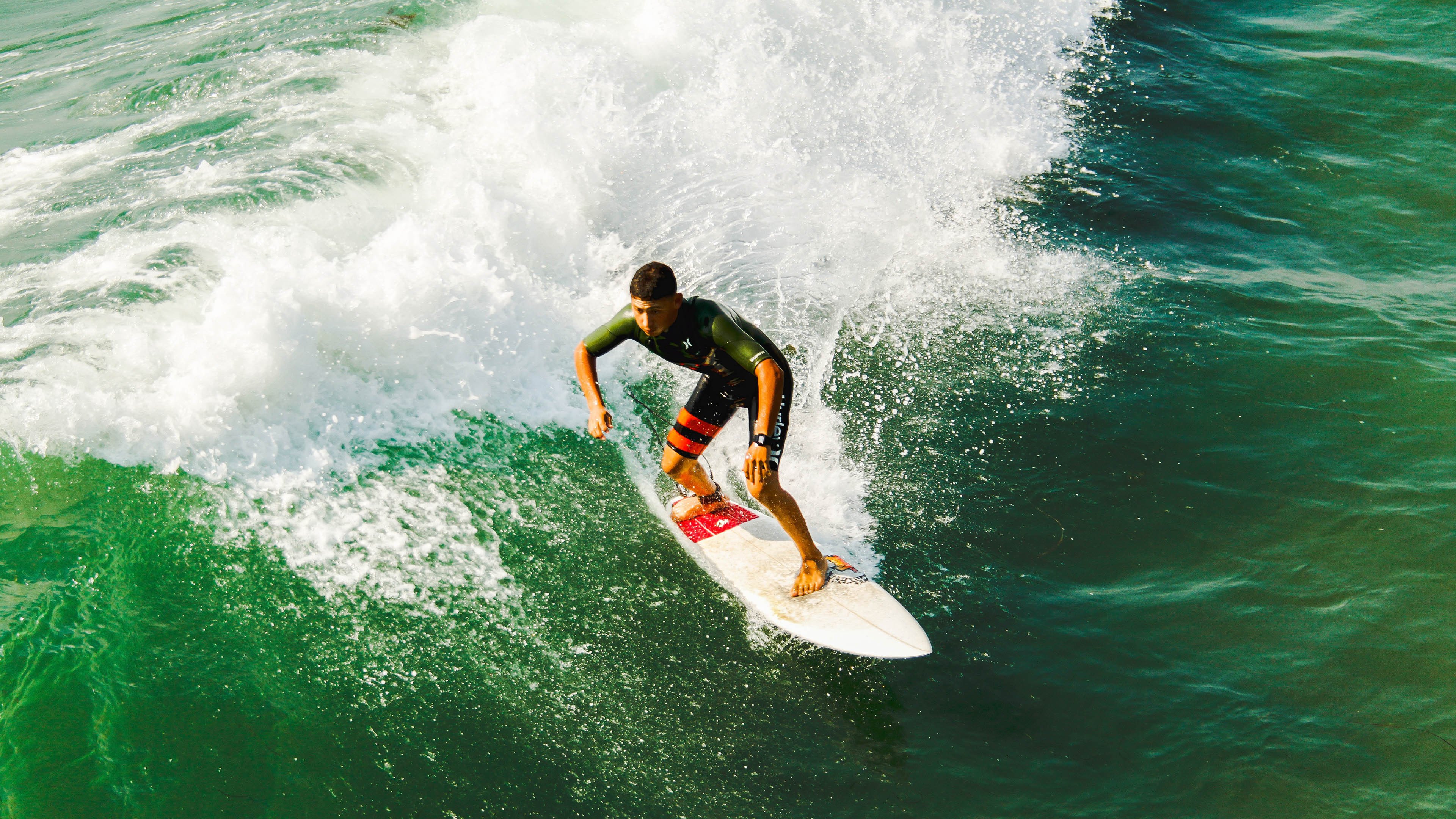 仰泳节奏流畅希腊保持优势，仰泳的规则